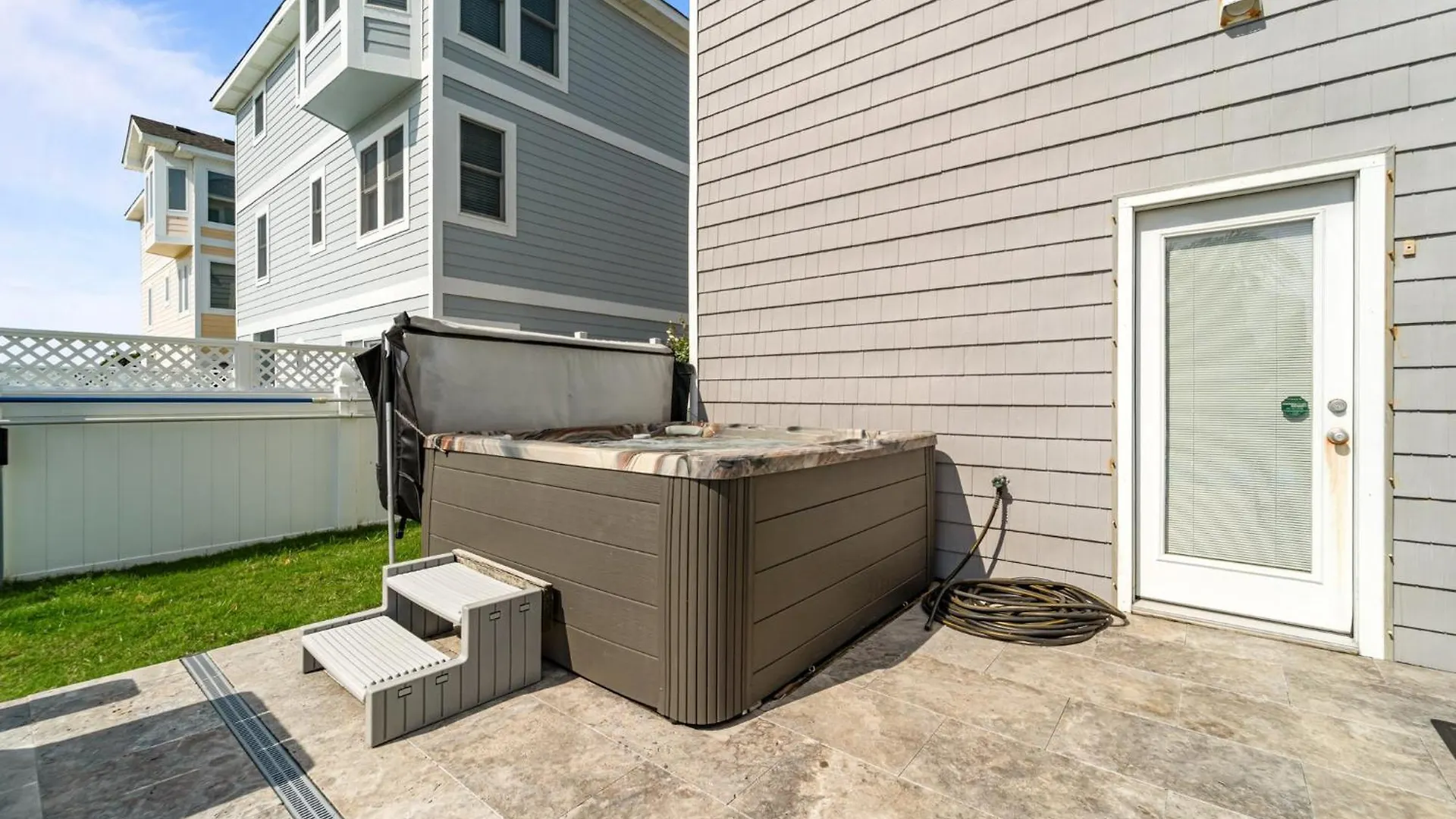 5409 - Latitude Adjustment By Realty * Nags Head