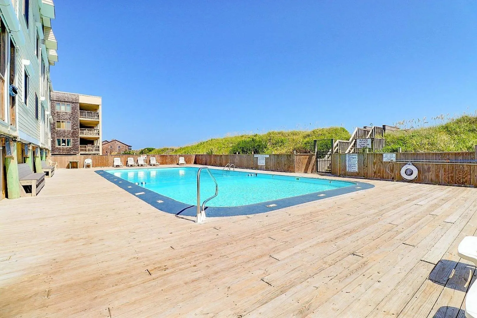 Av2d By The Sea Oceanfront Community Pool Apartment *