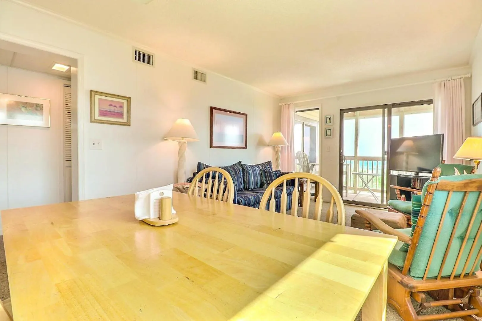 Av2d By The Sea Oceanfront Community Pool *