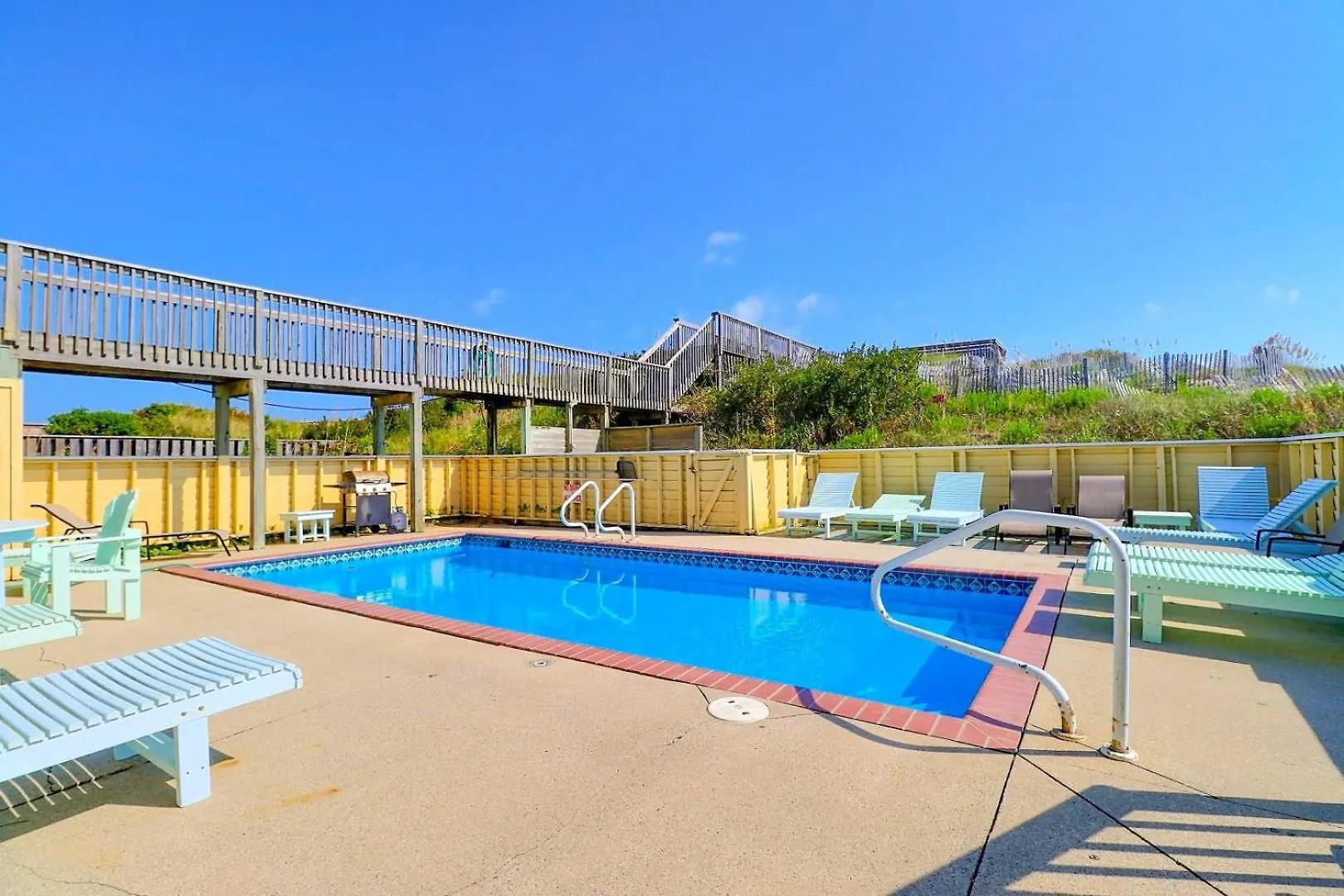 Holiday home 7080 Cool Breeze Oceanfront Pool Elevator *