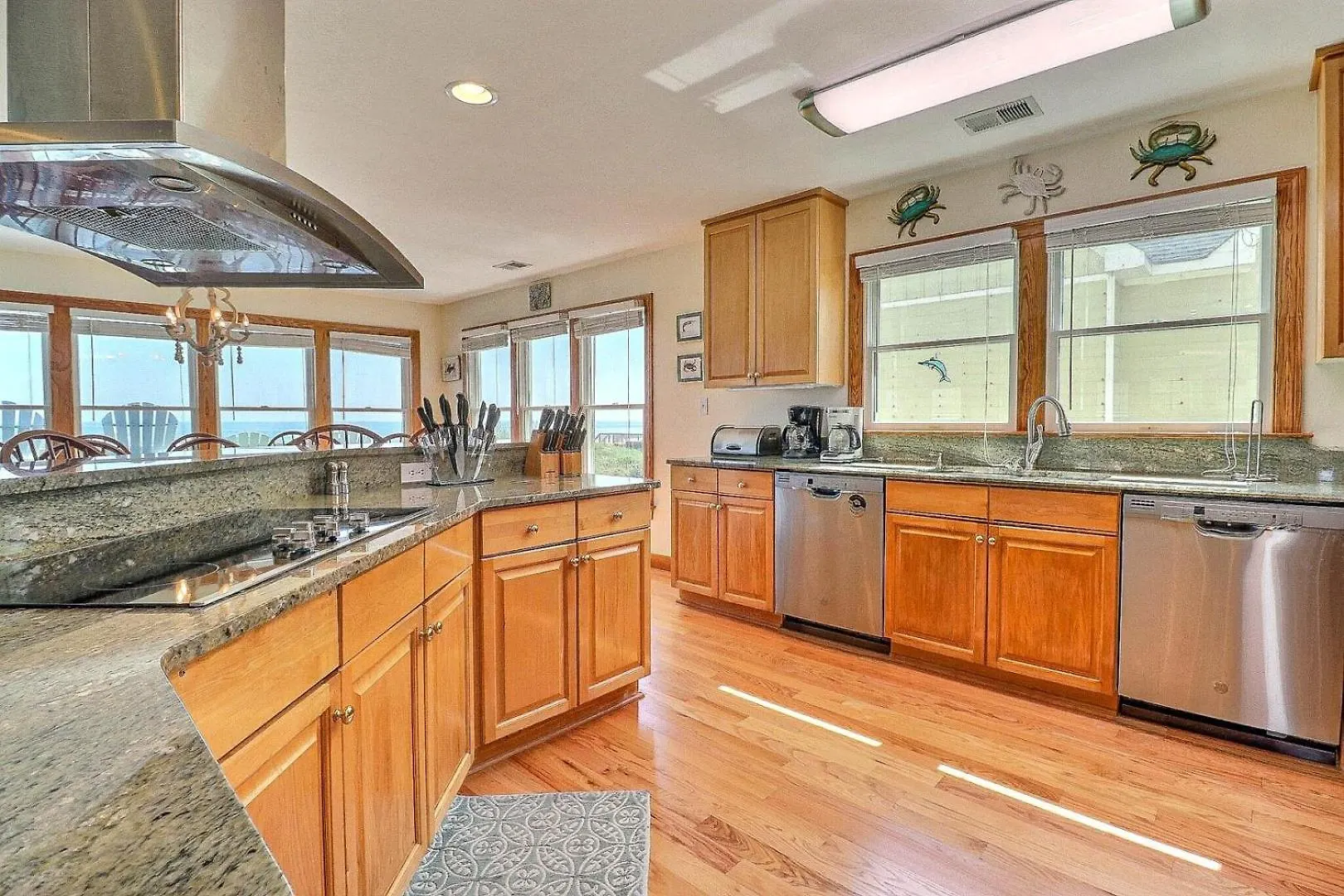 7080 Cool Breeze Oceanfront Pool Elevator *