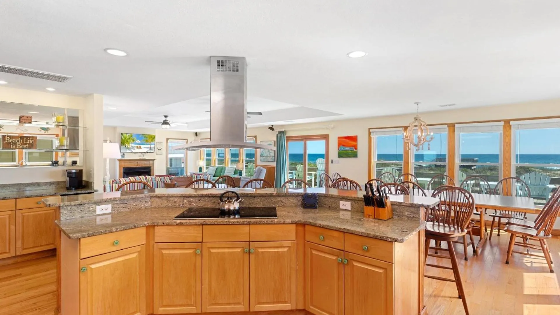 Holiday home 7080 Cool Breeze Oceanfront Pool Elevator