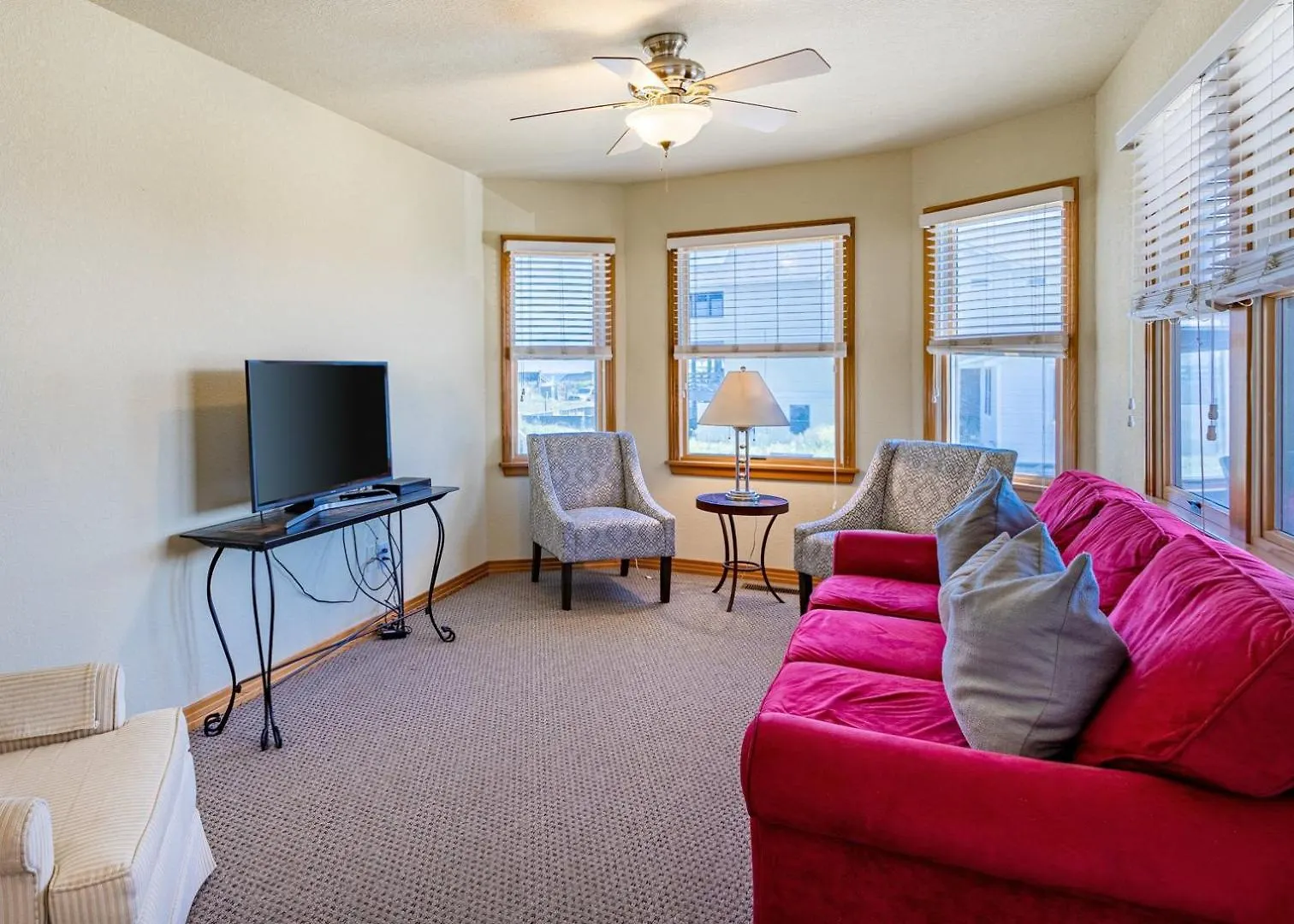 6067 The Pebble Oceanfront Holiday home *