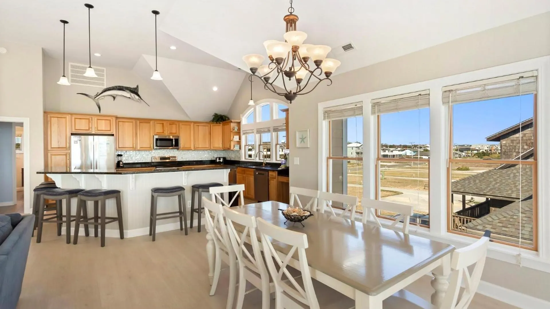 Just Fab 8 Bedrooms Oceanfront Luxury Saltwater Pool Elevator Game Holiday home *