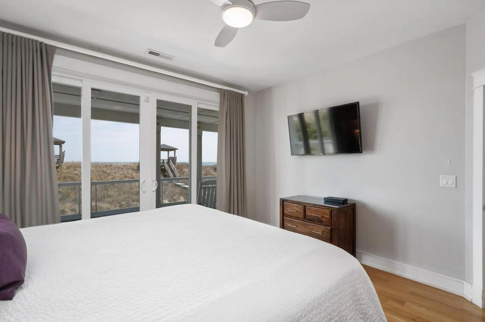 Queen Elizabeth 8 Bedroom Oceanfront Apartment