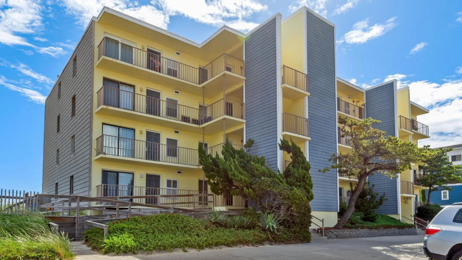 Dl303 Herpy Oceanfront Apartment