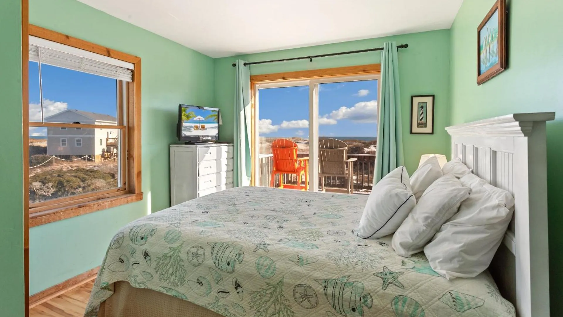 7100 Pelican Oasis 1 Min Walk To The