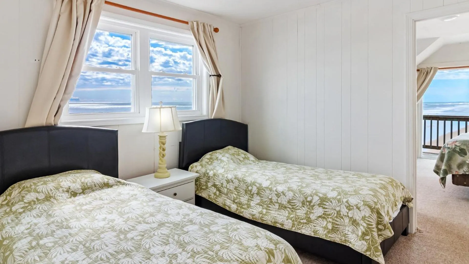 7133 Barefoot Super Oceanfront Amazing Views * Nags Head