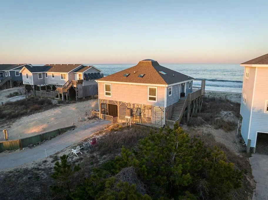 Oceanfront With Panoramic Views Newly Renovated Holiday home