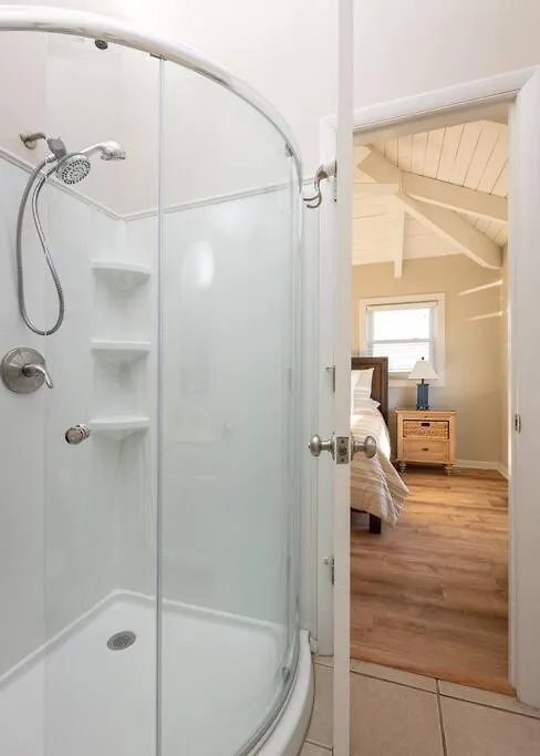 Oceanfront With Panoramic Views Newly Renovated Holiday home *