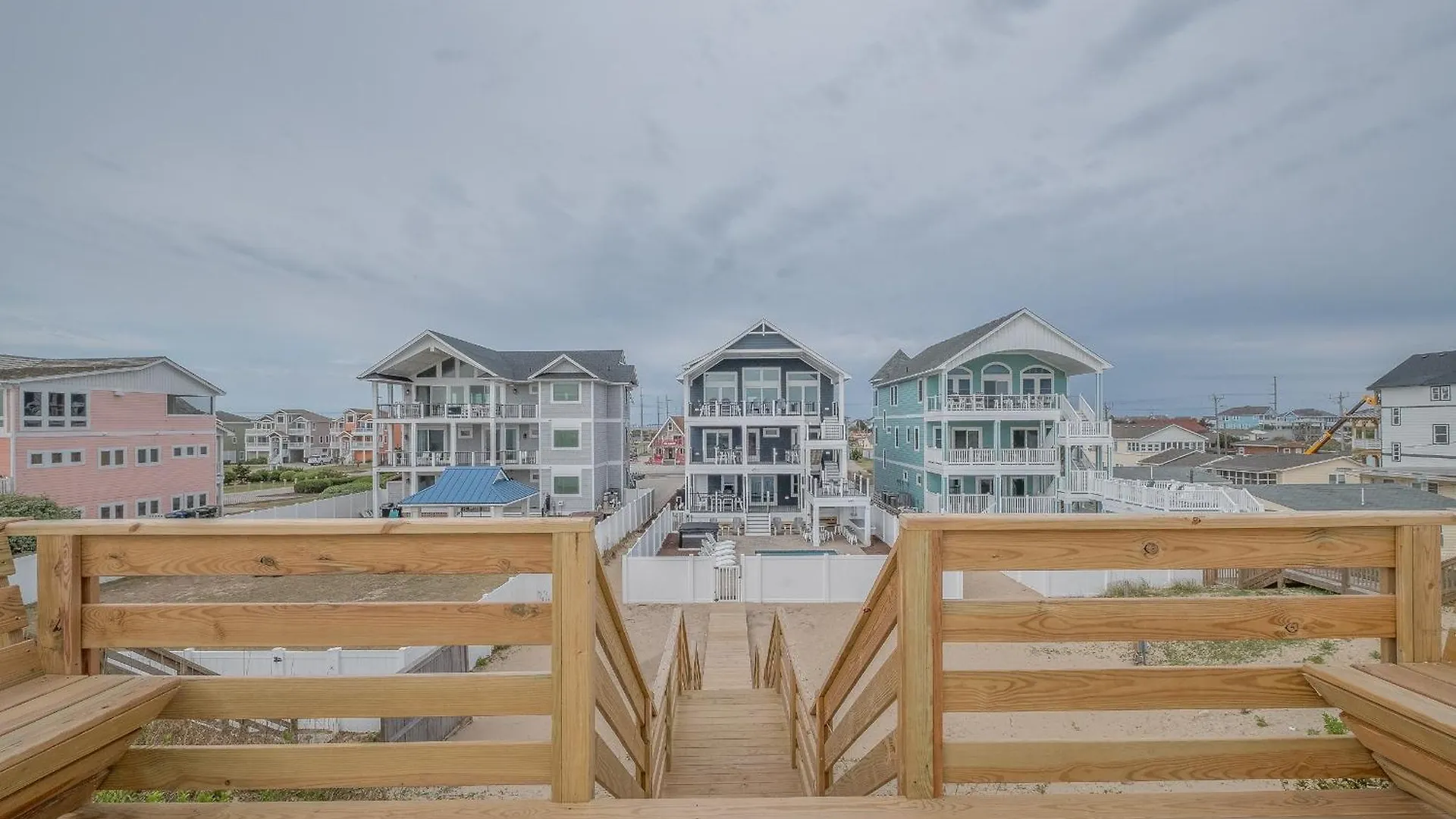 5705 - Edgewater View By Realty Holiday home