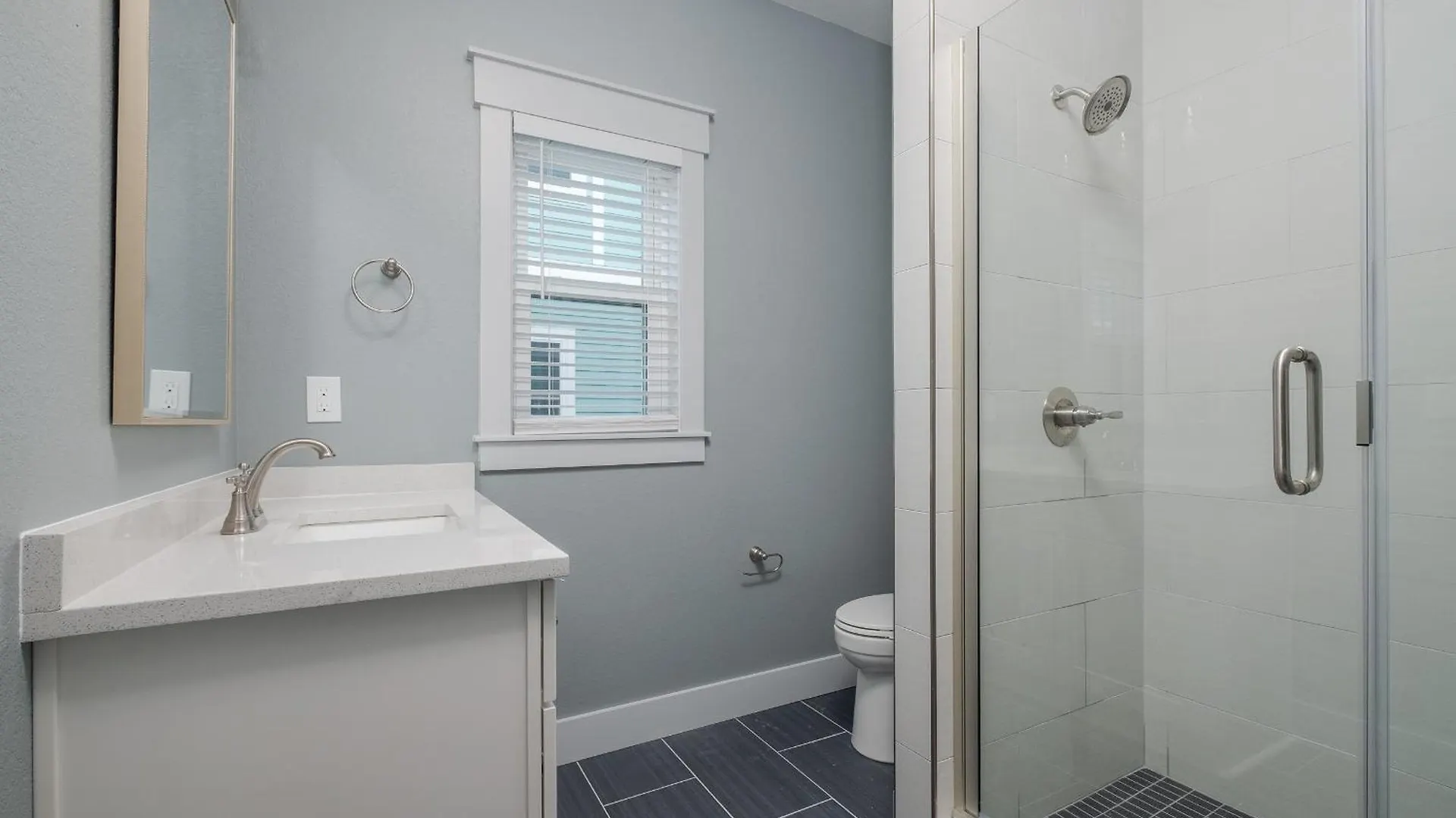 5705 - Edgewater View By Realty *