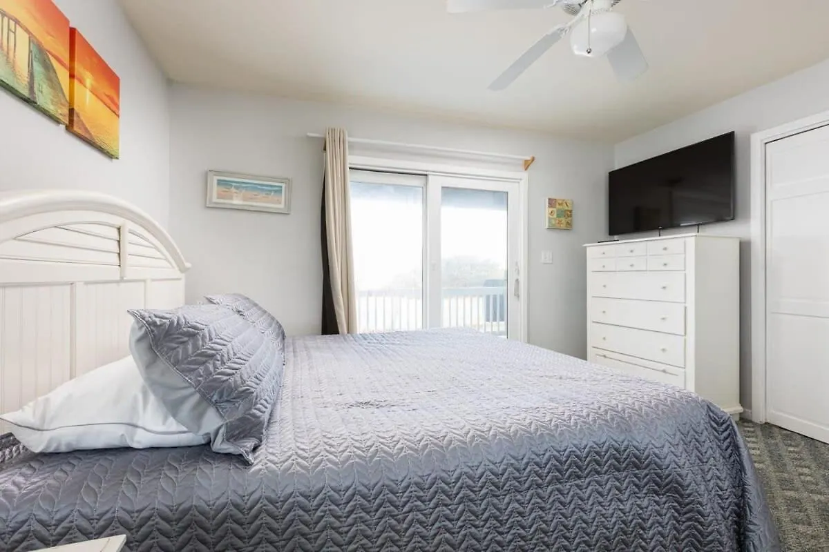 Holiday home Semi-oceanfront 8 Bed With Pool Ocean Views *