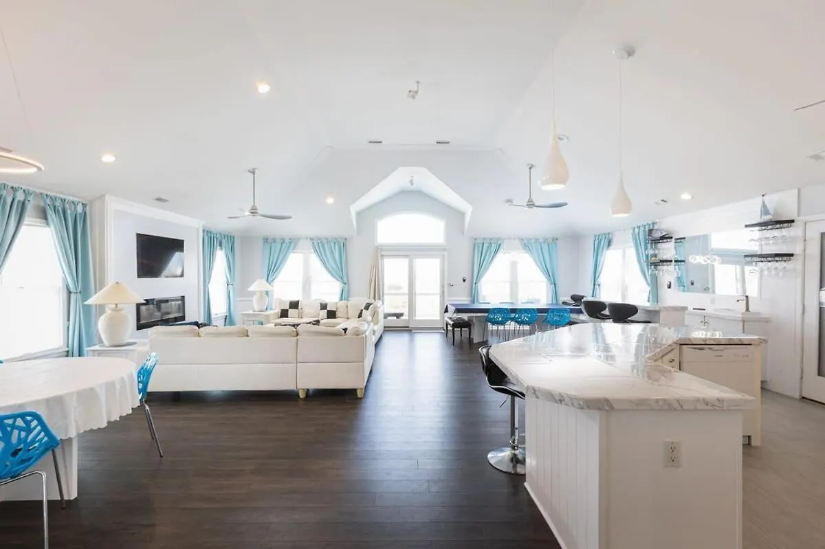 Semi-oceanfront 8 Bed With Pool Ocean Views *