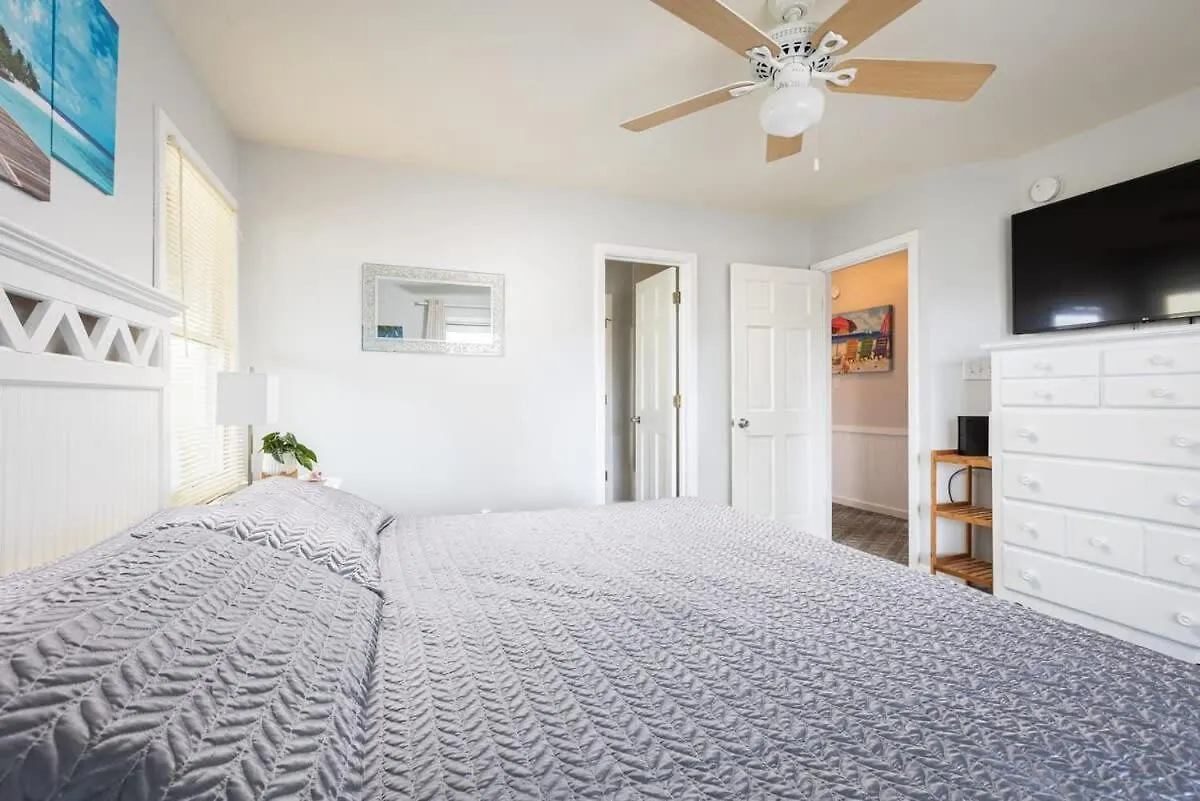 Holiday home Semi-oceanfront 8 Bed With Pool Ocean Views *