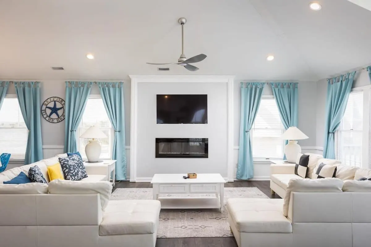 Semi-oceanfront 8 Bed With Pool Ocean Views Holiday home