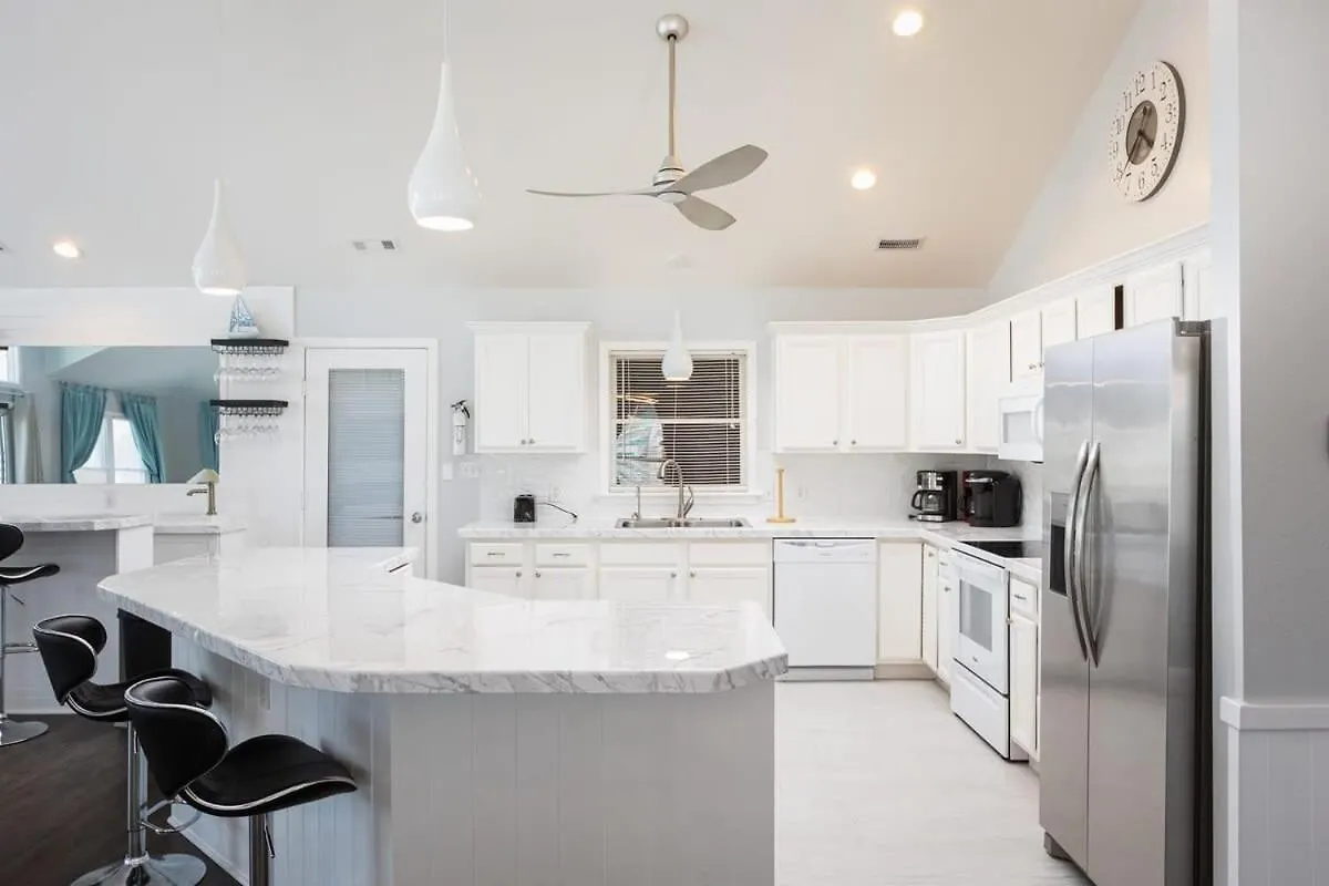 Semi-oceanfront 8 Bed With Pool Ocean Views *