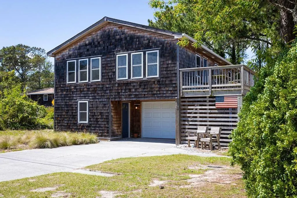 Cozy Walkable To With Hot Tub *