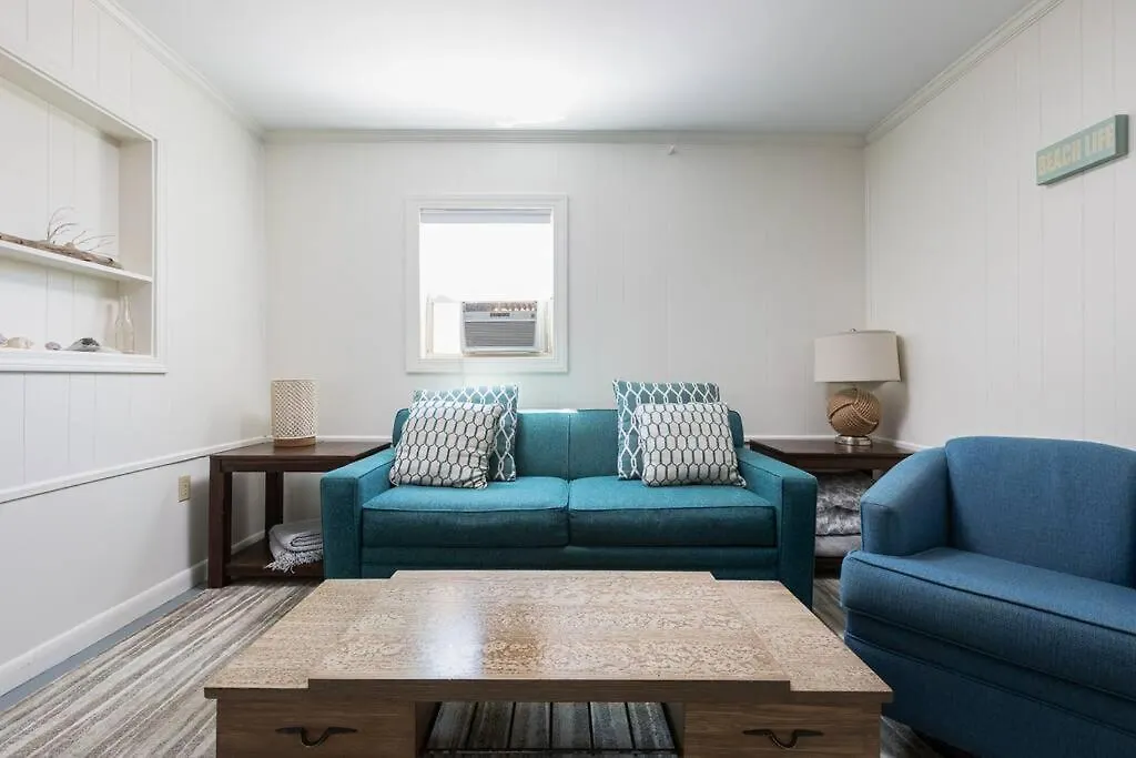 Cozy Walkable To With Hot Tub Holiday home