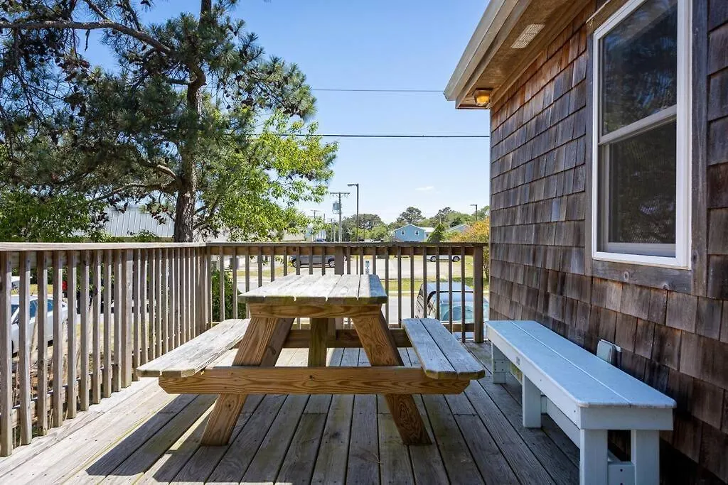 Cozy Walkable To With Hot Tub Holiday home *