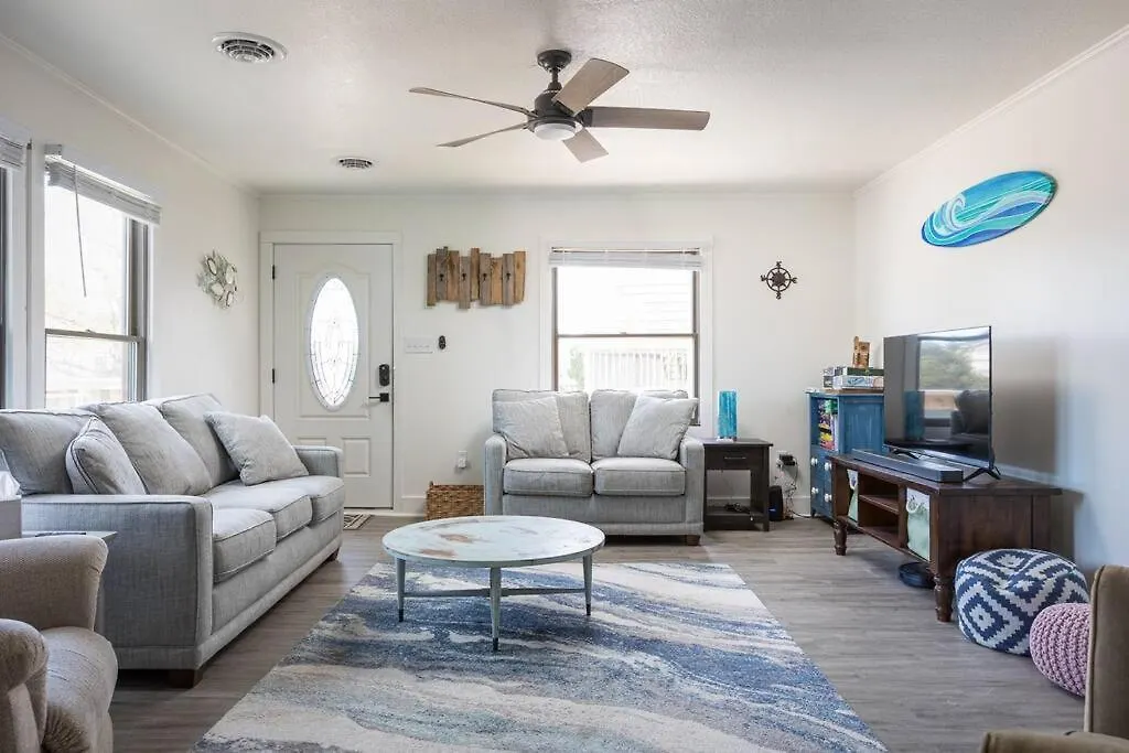 Holiday home Cozy - Mins To With Comm Pool *
