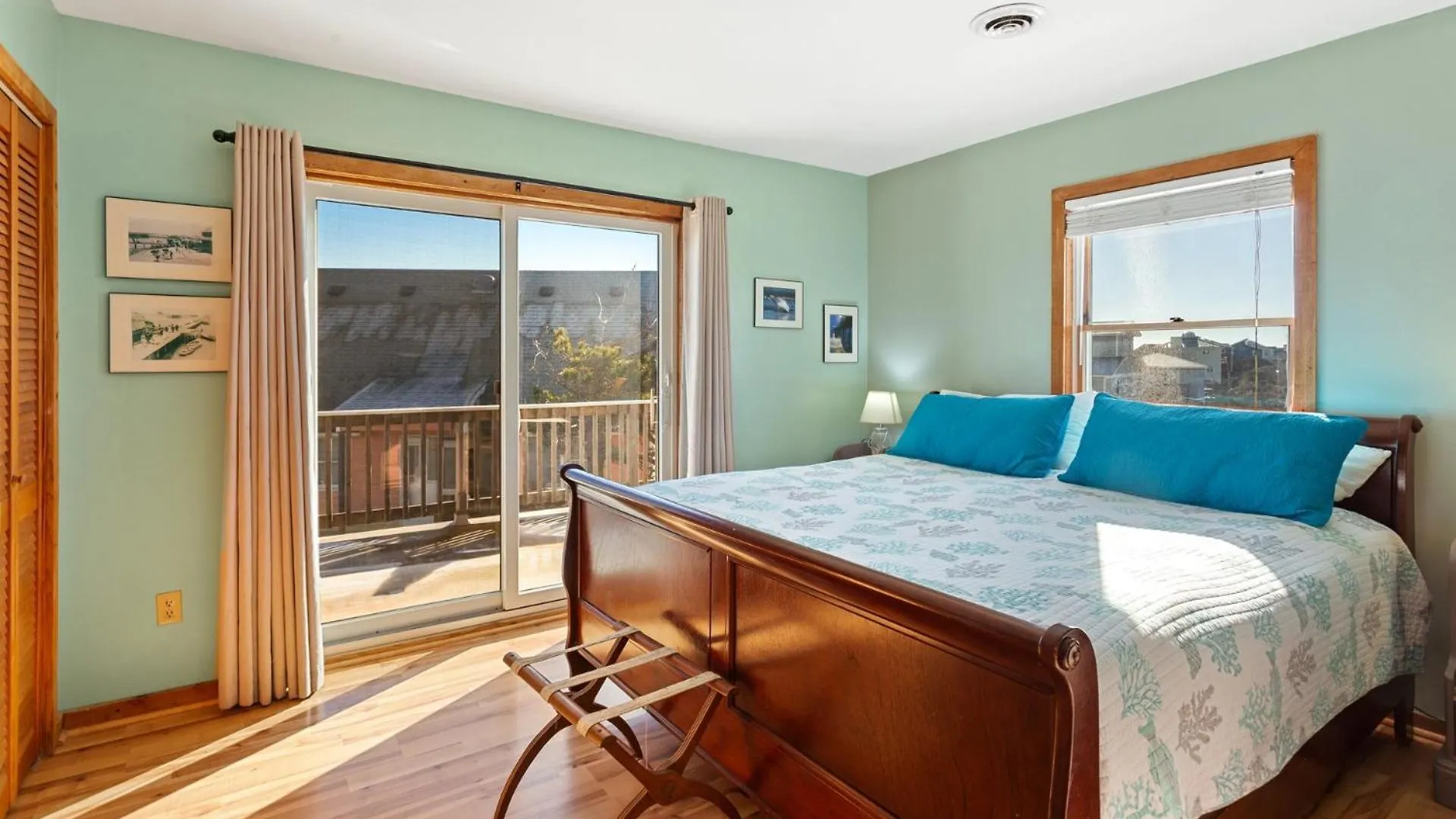 7100 Pelican Oasis 1 Min Walk To The Nags Head