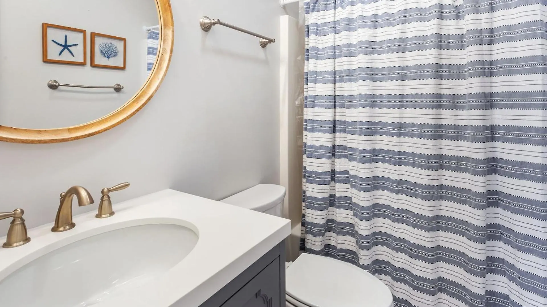 7041 Toes In The Oceanfront Dog Friendly Holiday home