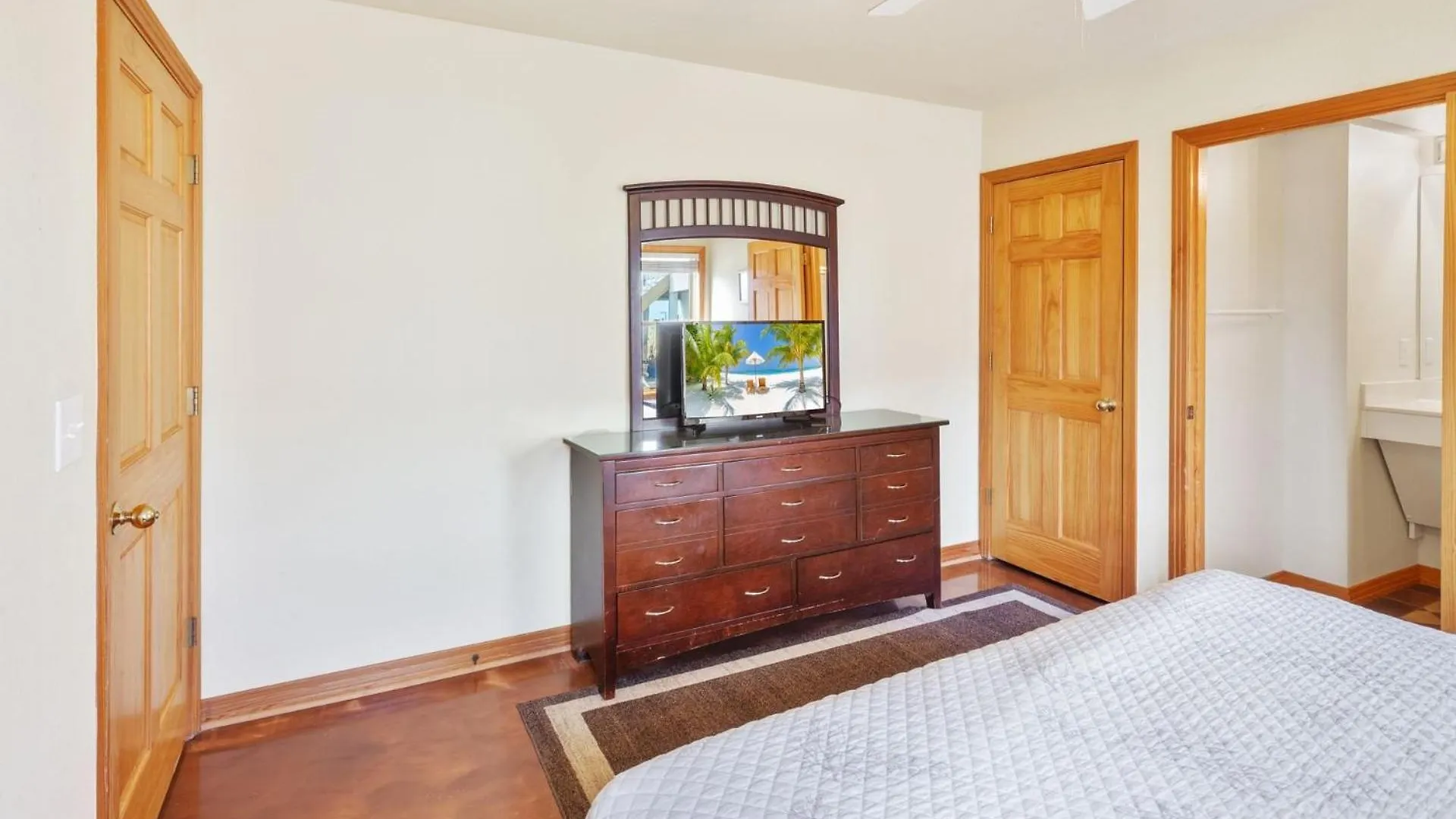 6067 The Pebble Oceanfront *