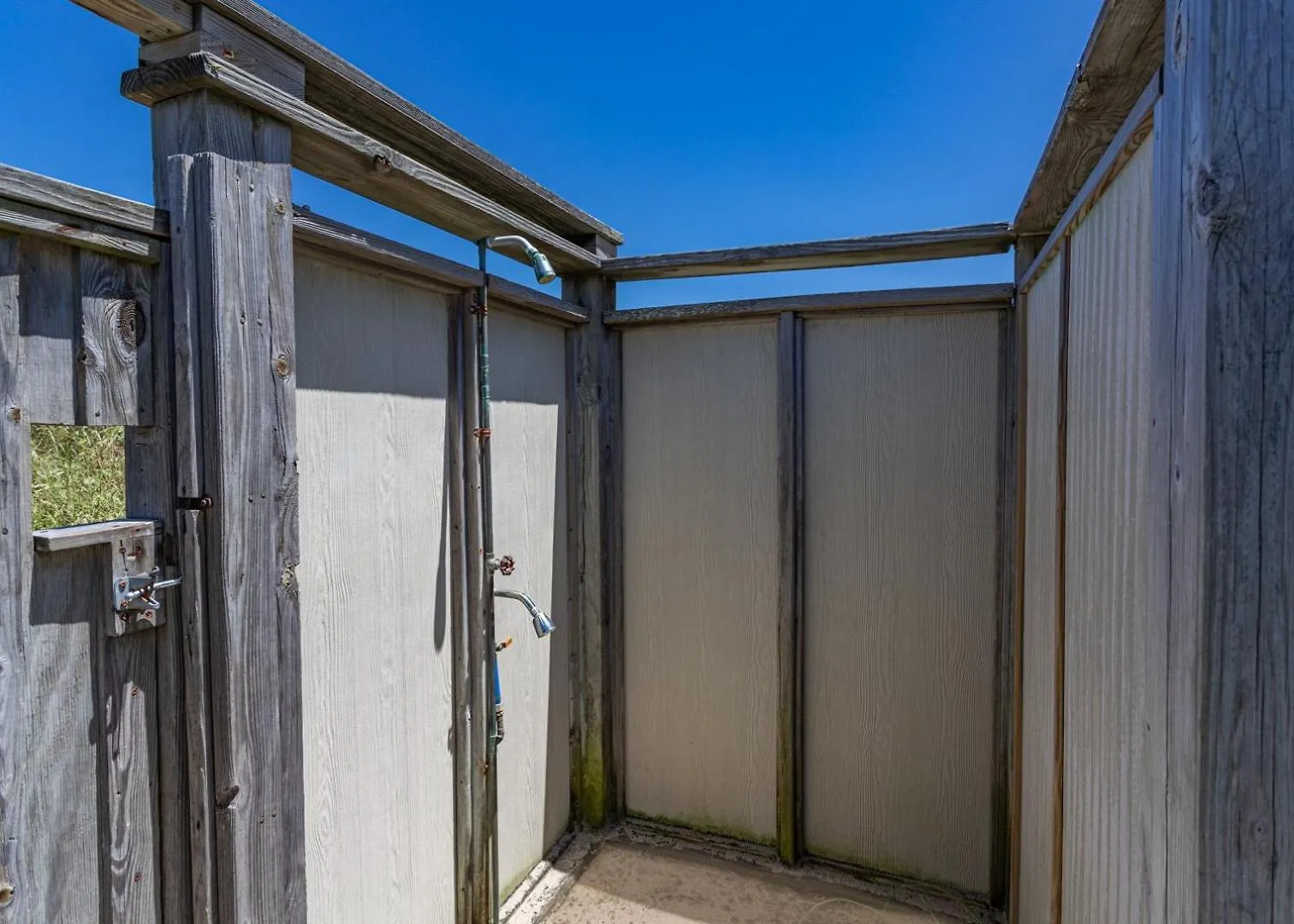 6067 The Pebble Oceanfront Holiday home