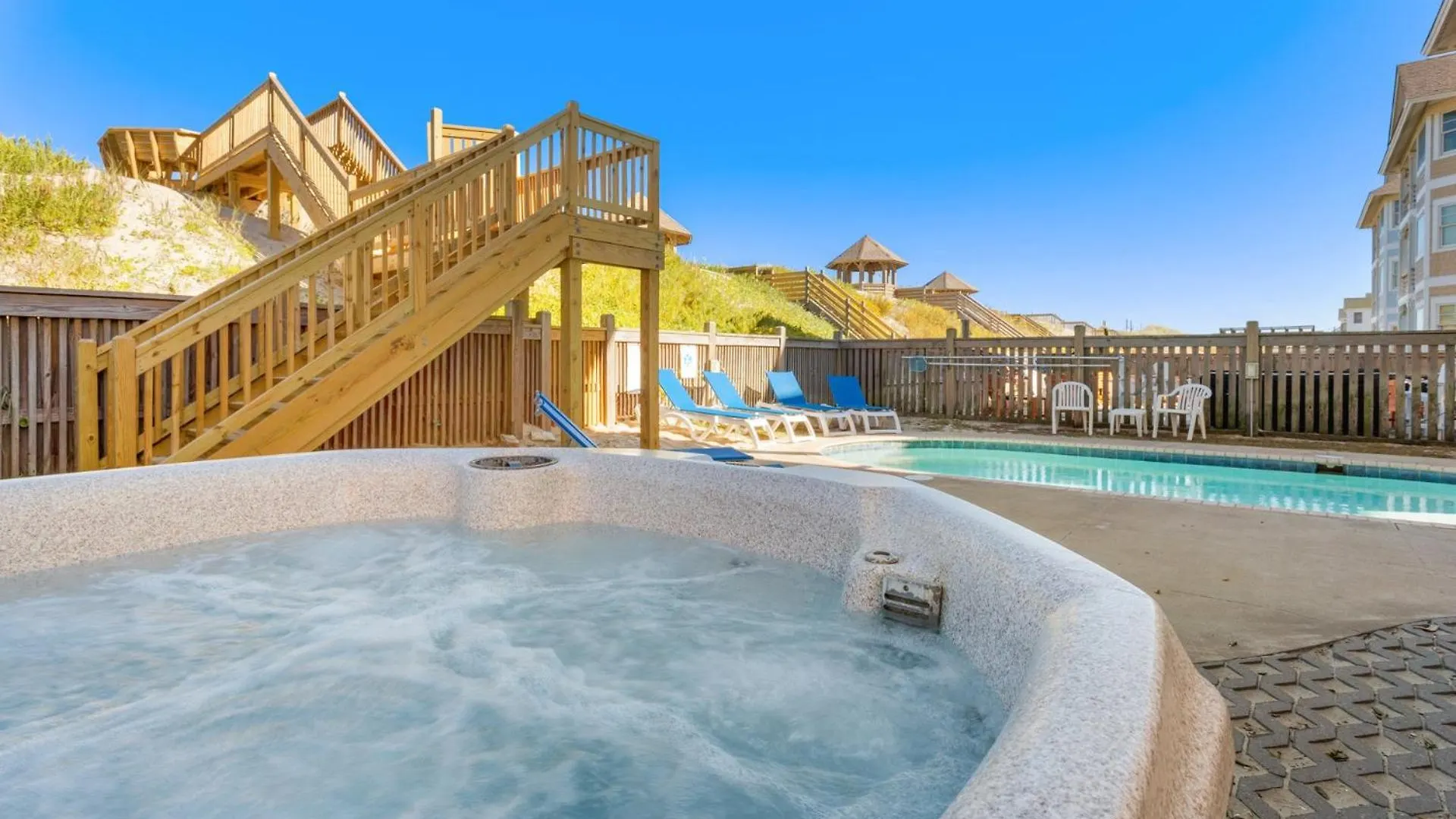 Seaside Oasis Luxury Oceanfront Elevator Pool * Nags Head