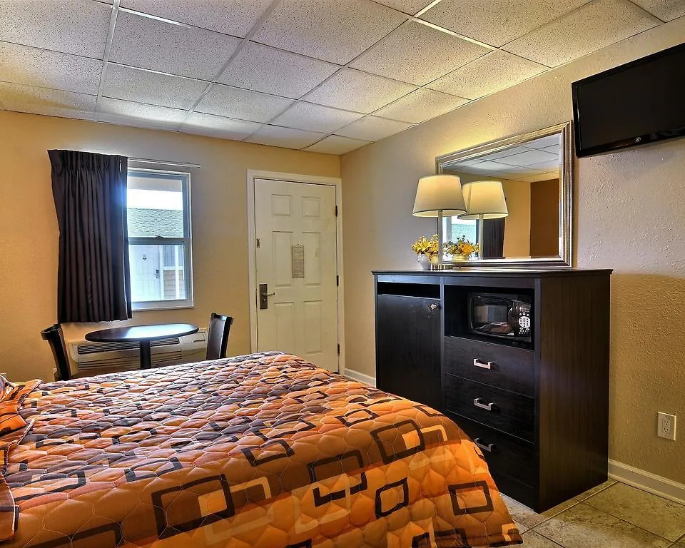 Rodeway & Hotel