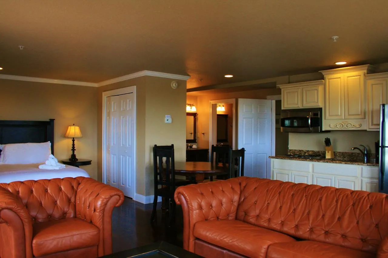 Oasis Suites 2*