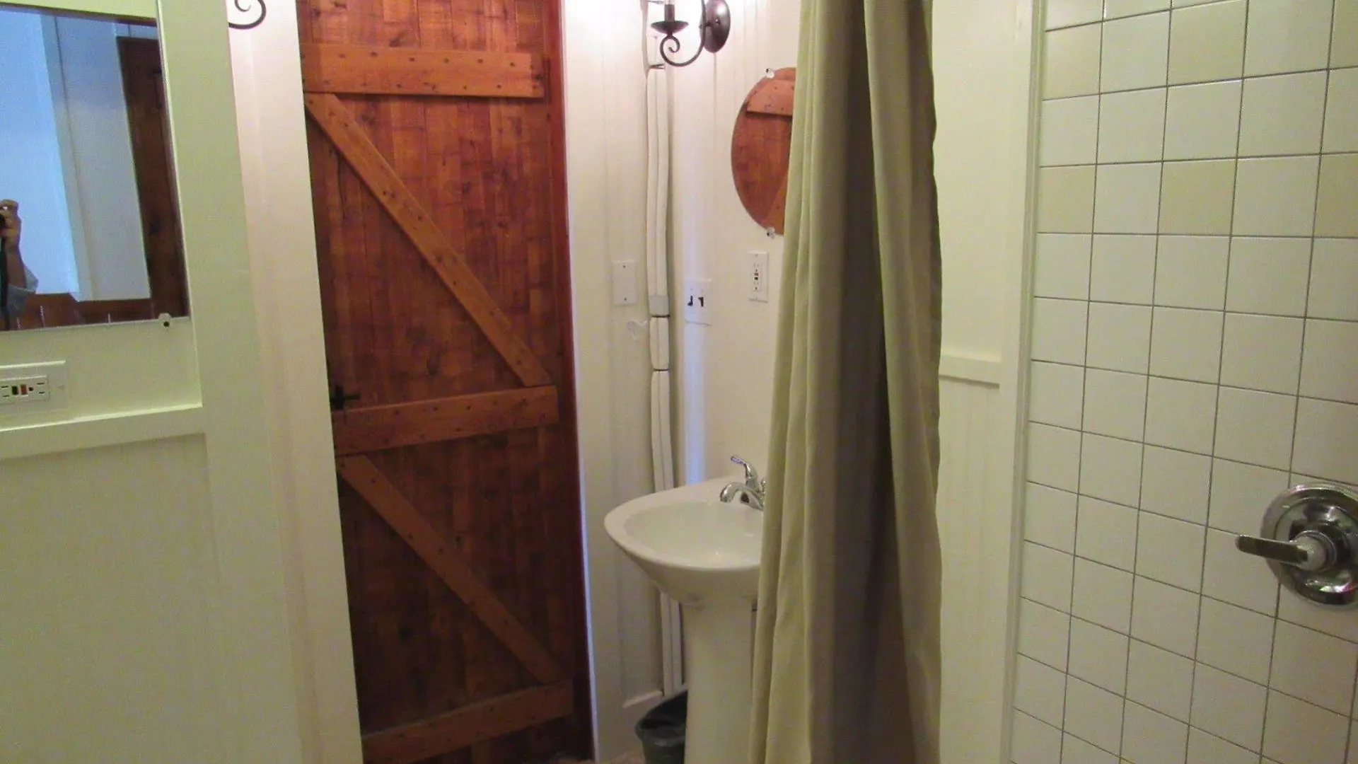 Nags Head Beach Inn 여관 3*