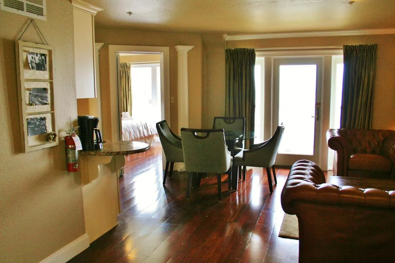 Oasis Suites Hotel