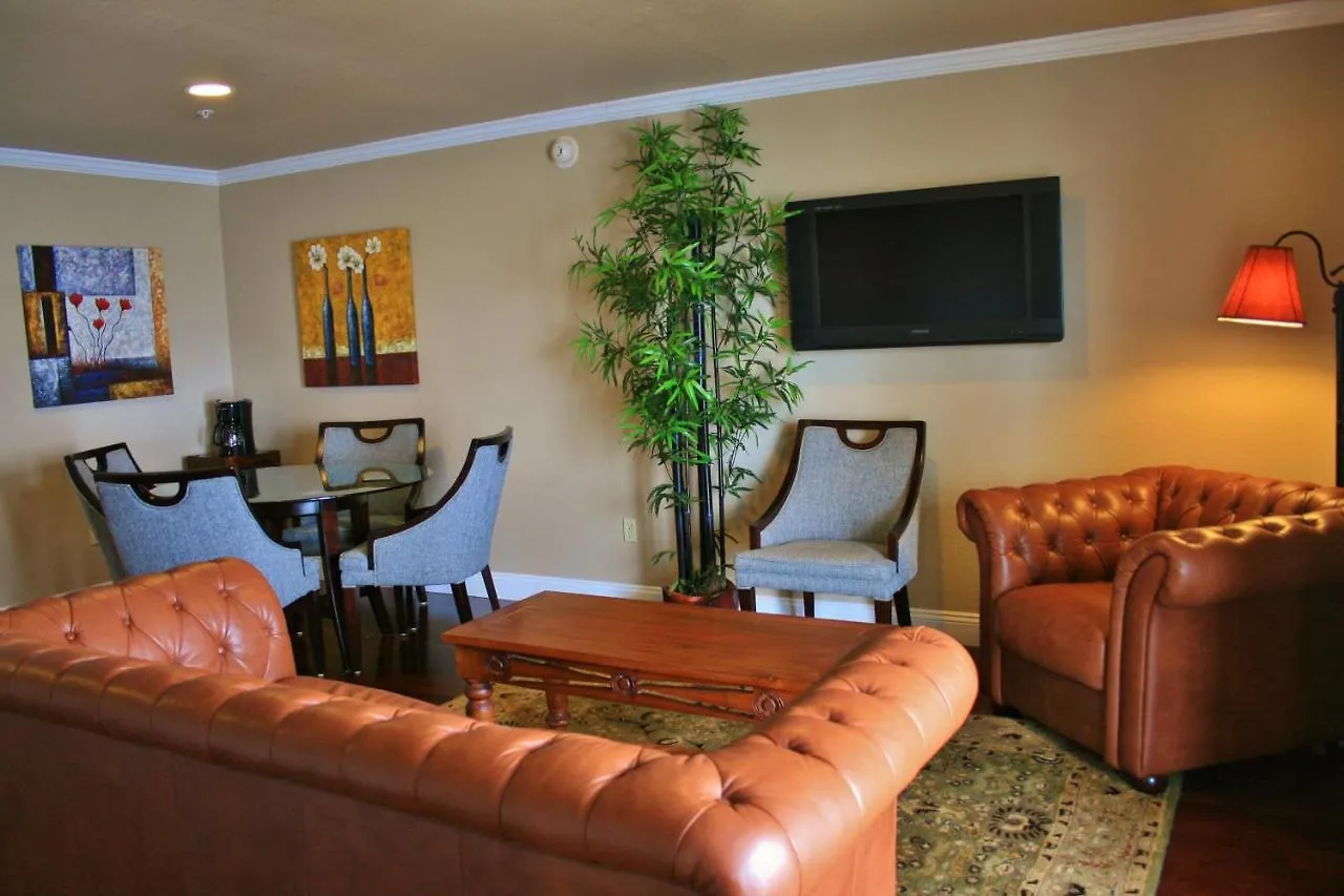 Oasis Suites 2*