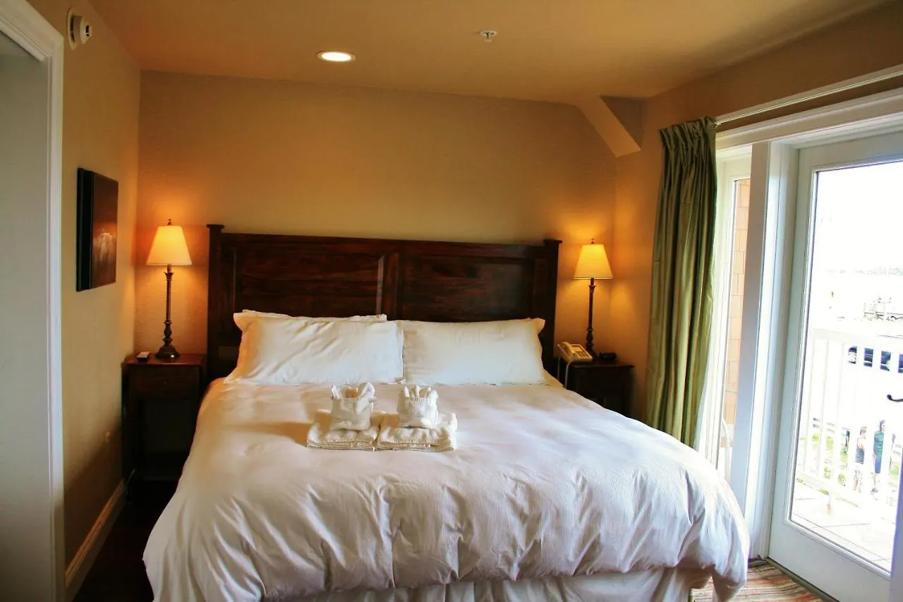 Oasis Suites