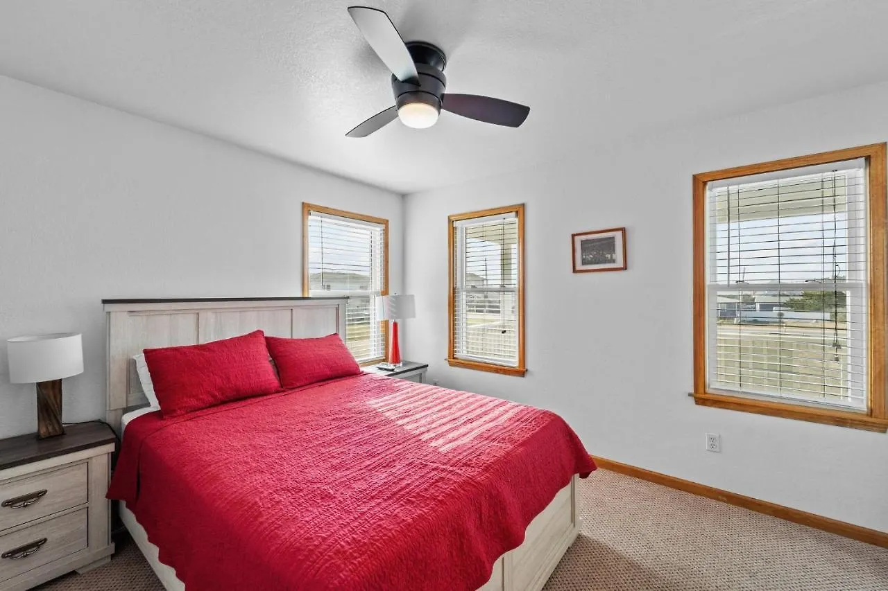 5703 - The Fritz Carlton By Realty