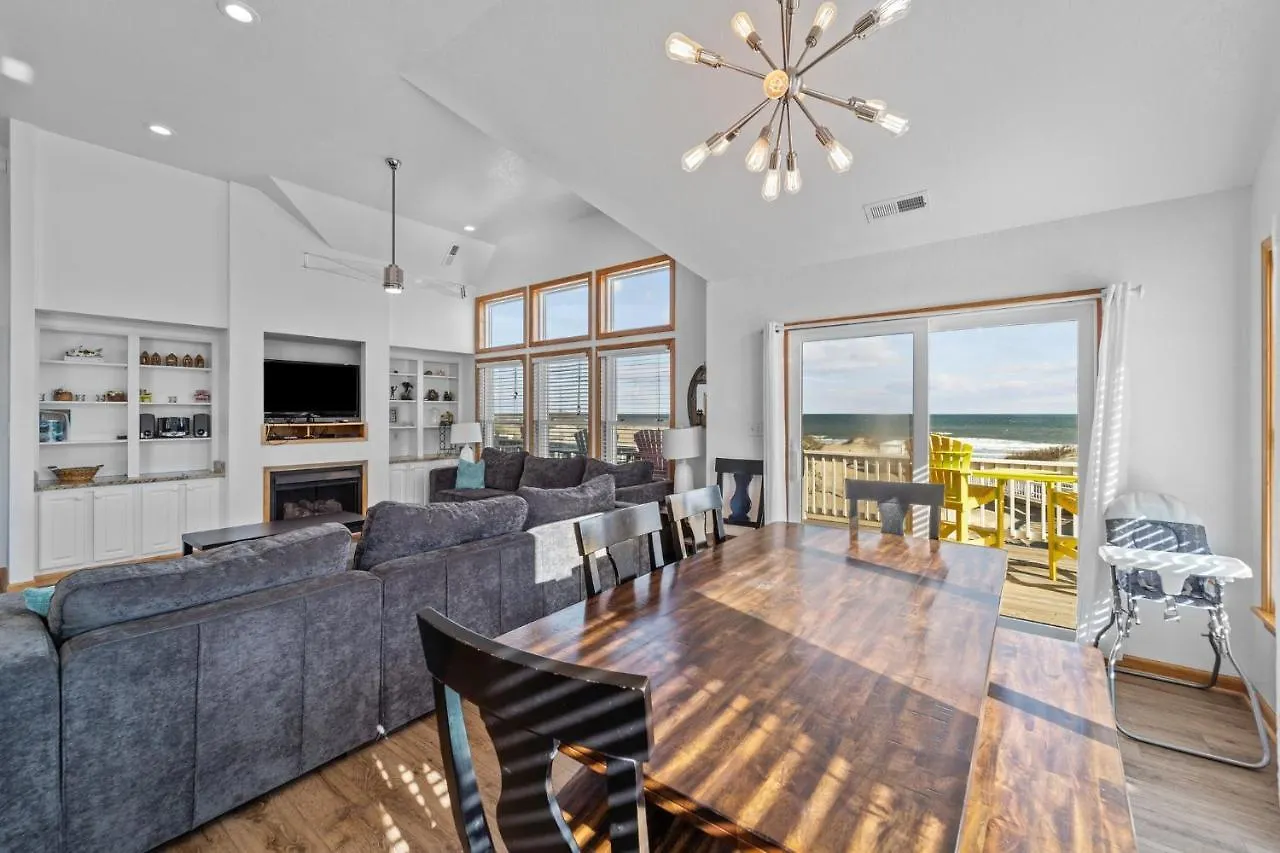 5703 - The Fritz Carlton By Realty