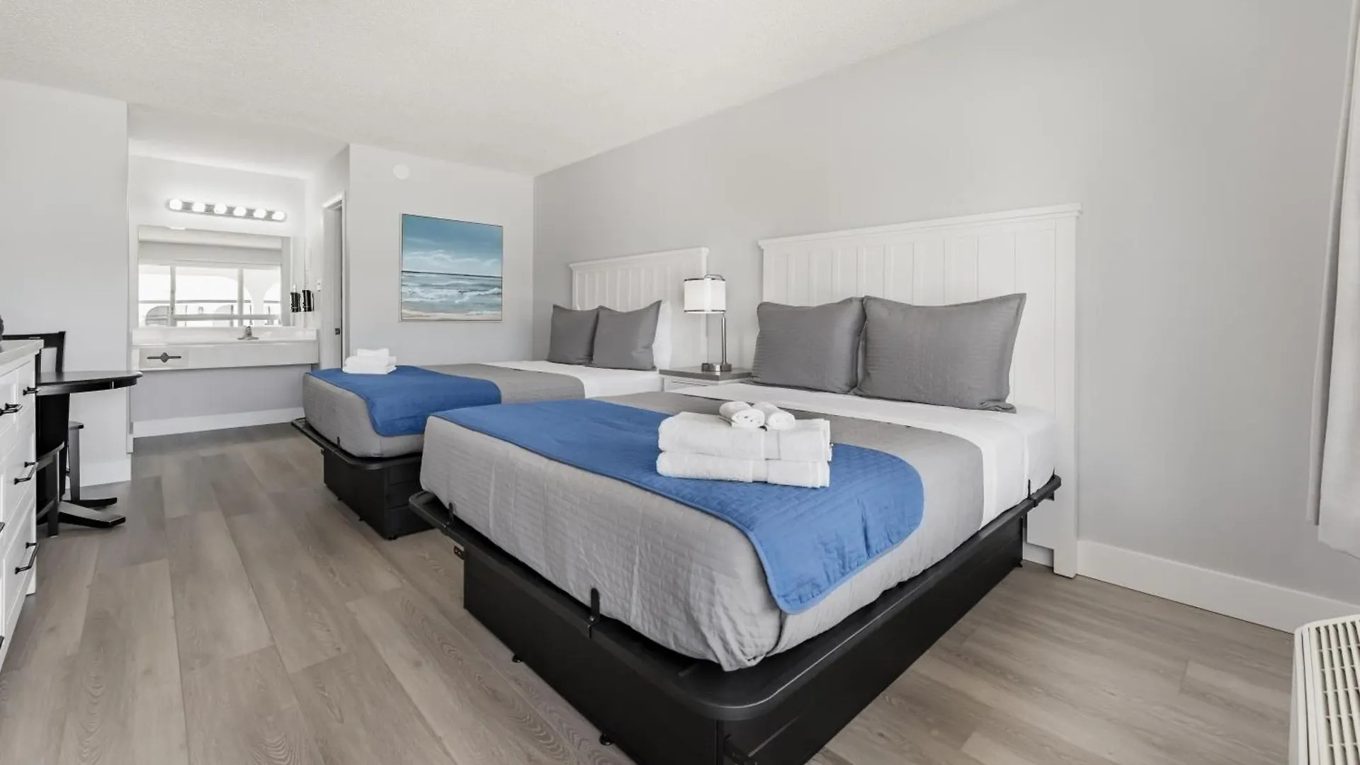 Mia's Boutique 5* Nags Head